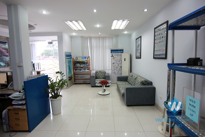 Beautiful House-office for rent in Tay Ho area, Ha Noi city 